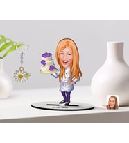 BK Gift Kişiye Özel Kadın Chef Karikatürlü 3D Ahşap Biblo ve İsimli Gold Papatya Anahtarlık-2 (Model 1)