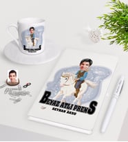 BK Gift Kişiye Özel Beyaz Atlı Prens Karikatürlü Beyaz Defter Kalem Türk Kahvesi Fincanı Seti-3 (Model 1)