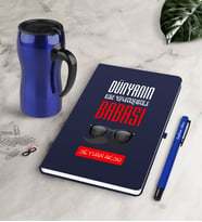 BK Gift Kişiye Özel Dünyanın En Yakışıklı Babası Lacivert Defter Kalem Termos Mug Seti-2 (Model 1)