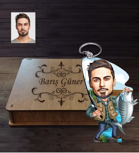 Kişiye Özel Balıkçı Karikatürlü Ahşap Anahtarlık Kutulu Bay-2