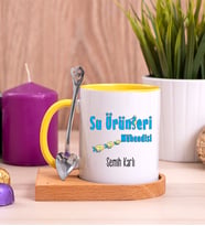Su Ürünleri Mühendisi Ahşap Altlıklı Sarı Kupa Bardak