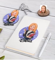 BK Gift Kişiye Özel Kadın Yönetici Karikatürlü Beyaz Defter Kalem ve Anahtarlık Hediye Seti-1 (Model 1)