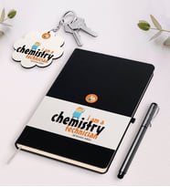 BK Gift Kişiye Özel Kimya Teknikeri Siyah Defter Kalem Ve Anahtarlık Hediye Seti-1 (Model 1)