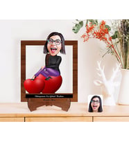 BK Gift Kişiye Özel Kadınlar Günü Dünyanın En Güzel Kadını Karikatürlü Ahşap Standlı 3D Biblo-43 (Beyaz)