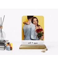 BK Gift Kişiye Özel Sevgililer Yağlıboya Tasarımlı Ahşap Standlı Çerçeve (Beyaz)