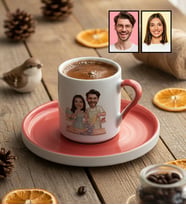 Kişiye Özel Karikatür Yemek Yapan Romantik Çift Türk Kahvesi Fincanı Sevgililer Günü Hediyesi