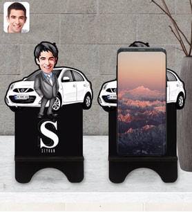 BK Gift Kişiye Özel Plakalı Erkek Nissan Micra Karikatürlü Ahşap Biblo Telefon Standı-1
