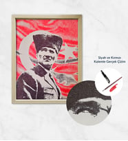 Gerçek Kalemle Çizilmiş Portre – Mustafa Kemal Atatürk Portre - Siyah ve Kırmızı - Köşeli Çizgiler-30X40 CM (Ahşap)