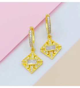 GOLD BAGET TAŞLI SALLANTILI 925 AYAR GÜMÜŞ KÜPE