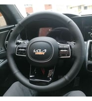 DİKİŞLİ DİREKSİYON KILIFI NOKTALI / SİYAH DERİ SİYAH DİKİŞLİ KİA CEED SPORTAGE İÇİN