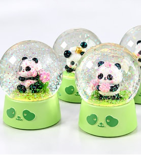 Panda Midi Boy Peluşlu Işıklı Kar Küresi