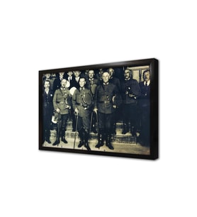 Atatürk Mondros Ateşkes Antlaşması Sonrası Çerçeveli Cam Tablo