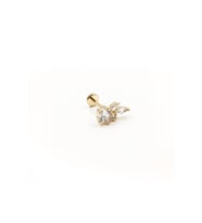 Çiçek Model Zirkon Taşlı Tragus Piercing – Gold  Anti Alerjik, Kararma Yapmaz, Düz Kapama