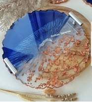 Altın Varaklı Yuvarlak Dalgalı Desenli İki Kişilik Söz Nişan Damat Epoksi Tepsisi - 24-26 Cm Çap (Mavi)