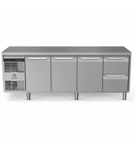 Electrolux Professional Endüstriyel Soğutmalı Tezgah, "heavy Duty", Aısı304, -2°/+10°c, Dijital, Tropikal - 590 Lt, 3 Kapılı + 2x½ Çekmeceli EH4HBAAAB