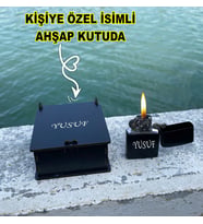 Kişiye Özel İsimli İsimli Özel Tasarım Siyah Benzinli Çakmak & Özel Ahşap Kutusunda