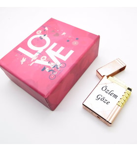 Wings İsme Özel Rose Gold Desenli Gazlı Metal Çakmak  Hediyelik Kutusunda