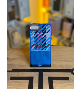 iPhone 6 / 7 / 8 Uyumlu Piksel Desenli ve Deri Detaylı Premium Stil Kılıf (Mavi)