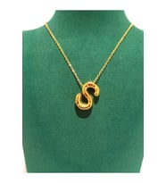 Monalisa Home Gold Renk Lüks Figürlü Gösterişli Harf Kolye