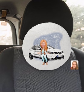 BK Gift Kişiye Özel Plakalı Kadın Nissan Qashqai Karikatürlü Yuvarlak Araç Koltuk Yastığı-1