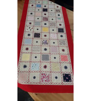 Naturel Runner Kırmızı Patchwork İşlemeli Masa Örtüsü
