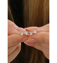 Gümüş rodyumlu kalp kesim zirkon taşlı fiyonk küpe SGTL12840RODAJ