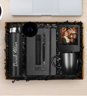 Kişiye Özel 500 ML Dereceli Termos & Kişiye Özel Defter & Deri Kılıflı Touch Pen Kalem & Siyah Kupa & Fotoğraf Çerçevesi Hediye Seti