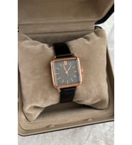 Vintage Esintilerle Modern Tarz: Retro Kol Saati: Çelik Kadın Kol Saatleri Kurumsal Faturalı Özel Kutusunda Gönderilecektir Şık ve Sınırlı Sayıda Hediyelik Ürün Resmi Garantili İndirimli Kampanyalı Avantajlı Kuponlu ve Ucuz Hediyelik Sürpriz Ürün