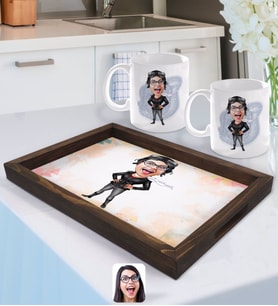 BK Gift Kişiye Özel Kadın Pilot Karikatürlü Doğal Ahşap Tepsi ve 2’li Kupa Bardak Seti
