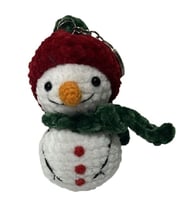 Kırmızı Şapkalı Maskot Kardan Adam Amigurumi Organik Anahtarlık Oyuncak