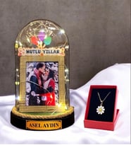 Kişiye Özel Tasarım Led Işıklı Fanus  Papatya Kolyeli MUTLU YILLAR Temalı
