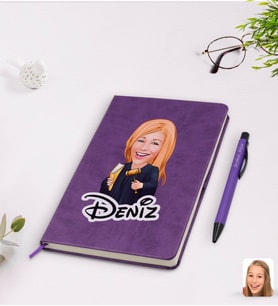 BK Gift Kişiye Özel Kadın Hakim Karikatürlü Mor Termo Deri Defter Kalem Seti Model 1