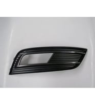 2013-2015 Audi A4 Sis Lamba Kapağı Sağ Sis Delikli (Nikelaj Çıtalı) (Bfn) (Adet) (Oem No:8K0807682K0