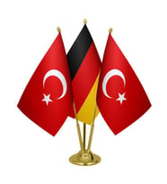 Masa Üstü Almanya Bayrağı Türk Bayrağı Üçlü Pirinç Direk Masa Bayrak Seti