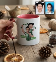 Kişiye Özel Karikatürlü Yeşil Beyaz Baba Kız Kupa Bardak Babalar Günü Hediyesi