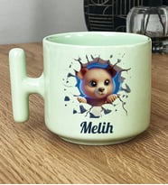 Kişiye Özel 3D Efektli Tatlı Ayıcık Hediye Pastel T Kupa İsimli İsim Yazılı (Yeşil)