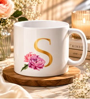 Kişiye Özel Harf Tasarımlı Çiçek Desenli Nescafe Ve Çay Fincanı – Gold Baş Harf BaskılıPorselen Kupa Nescafe Fincanı
