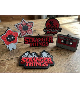 Stranger Things Temalı 3D Baskı Anahtarlık Seti – Demogorgon & Mixtape Tasarım