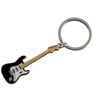 Fender 9100327400 Stratocaster Anahtarlık (Siyah) Gitar Tutkunları İçin Siyah Strat Kafa Tasarımlı Metal Anahtarlık