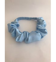 Kadın Gök Mavisi Saten Büzgülü Scrunchie Saç Bandı