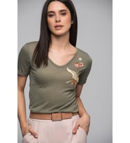 7130562 Leylek Nakışlı V Yaka Boyfriend Kısa Kol Bluz HAKI (Haki)
