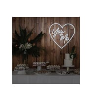 You+Me Yazılı ve Şekilli Neon Tabela