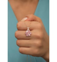 925 Ayar Gümüş Pembe Taşlı 6 Yaprak Lotus Çiçeği Kolye