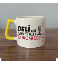 Deli Gibi Sevmek Ruhumuzda Var Baskılı Sarı Kulplu D Kupa