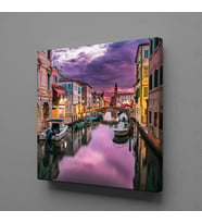 ŞEHRİN ARASINDAN AKAN NEHİR KANVAS TABLO 140x140cm