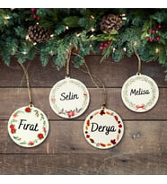 Kişiye Özel MDF 4 lü set Yılbaşı Ağaç Süsü – İsimli Dekoratif Yuvarlak Süs 9 cm