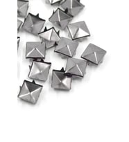 Süs Tırnaklı Çakma Kare Piramit 10mm 20 Adet Metal Trok