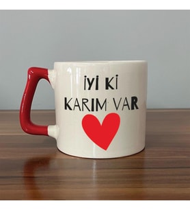İyi Ki Karım Var Baskılı Kırmızı Kulplu D Sevgililer Günü Kupası
