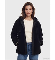 LCW Modest Siyah Kapüşonlu Oversize Kadın Pelüş Mont