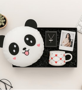 Kişiye Özel Fotoğraflı Çerçeve,Melek Kolye,Kalpli Fincan Ve Panda Yastık Hediye Seti (Kırmızı)